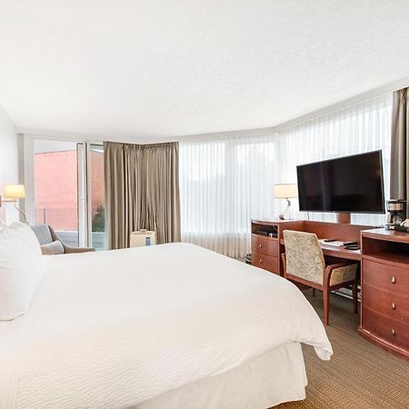 Victoria Regent Waterfront Hotel & Suites Exteriör bild