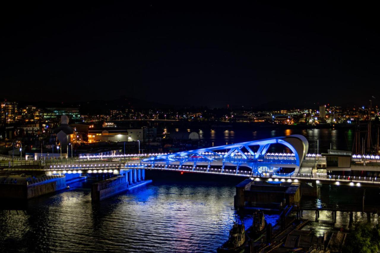 Victoria Regent Waterfront Hotel & Suites Exteriör bild