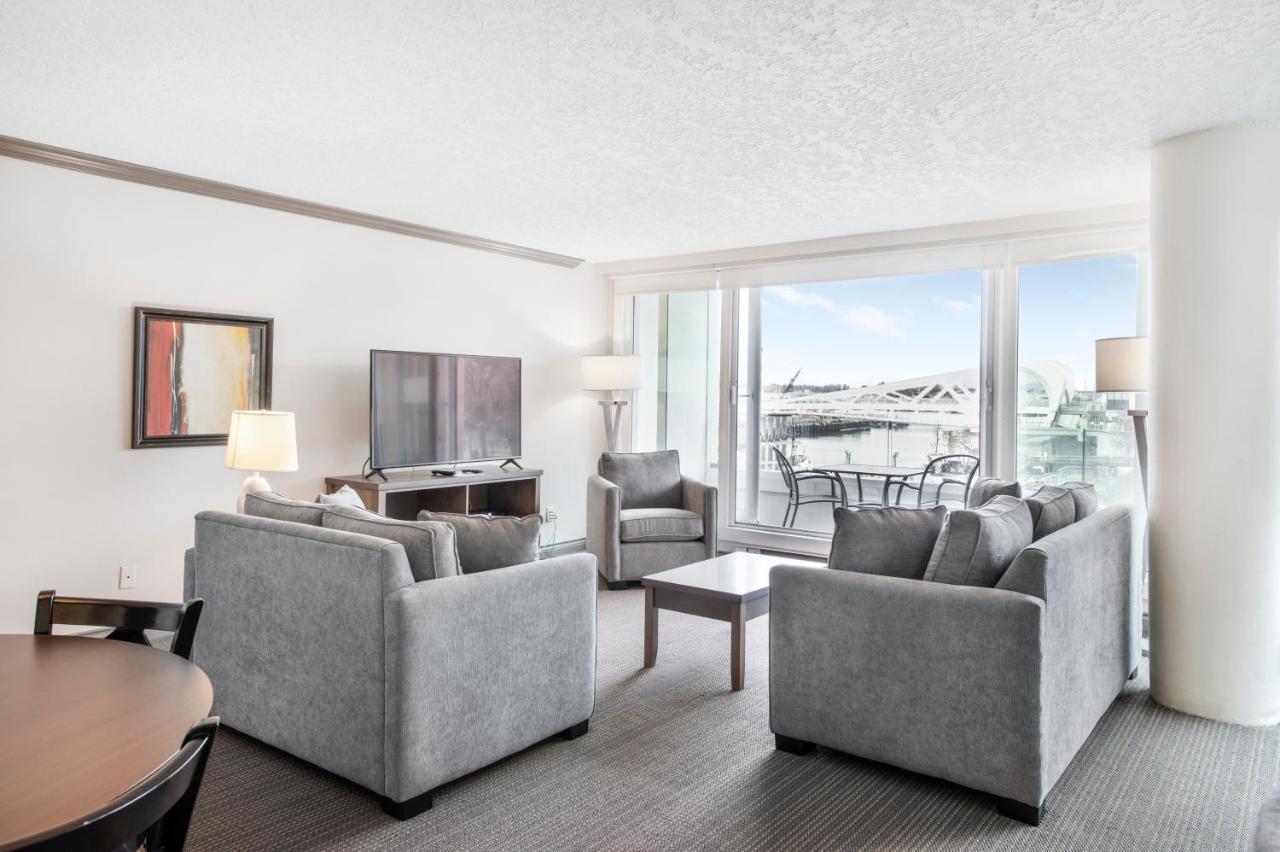 Victoria Regent Waterfront Hotel & Suites Exteriör bild