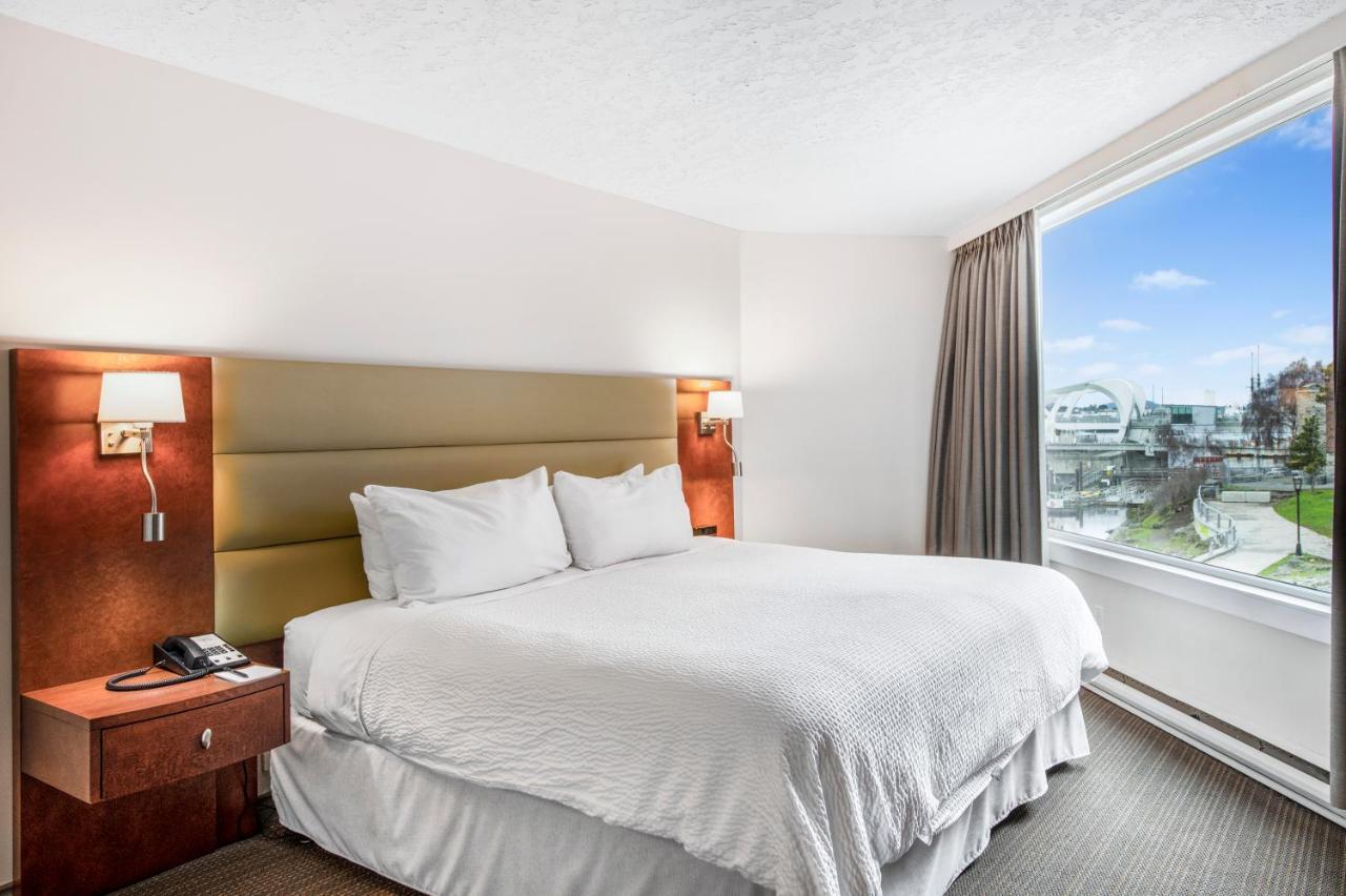 Victoria Regent Waterfront Hotel & Suites Exteriör bild