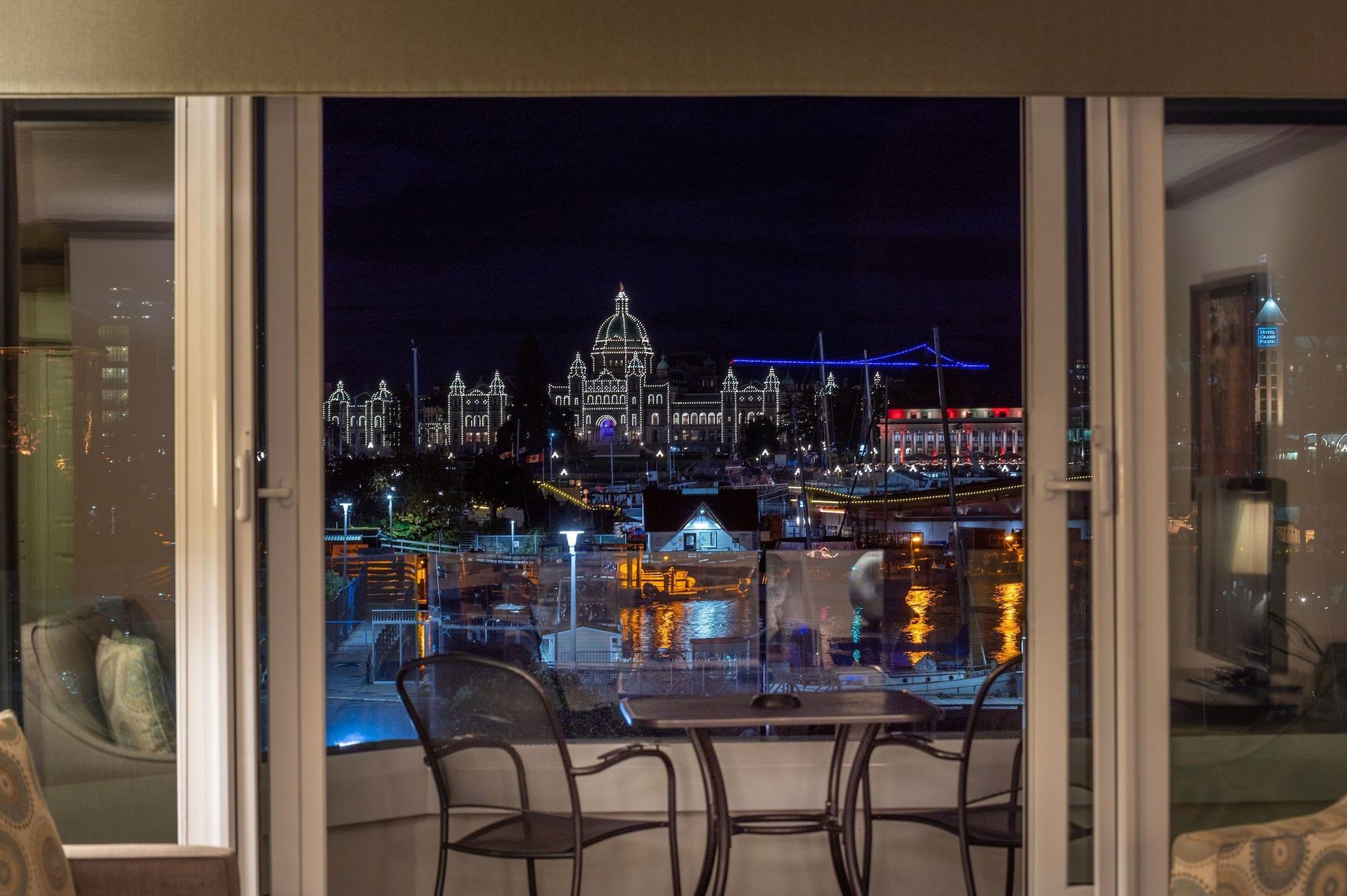 Victoria Regent Waterfront Hotel & Suites Exteriör bild